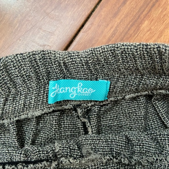 High Rise Grey Linen Shorts - Picture 2 of 3